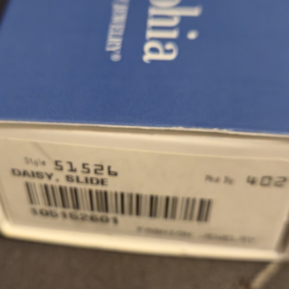 Lia Sophia Daisy Slide Silver-Tone Flower Pendant Black Cord Necklace Modern - Picture 9 of 10